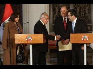 Luis Bedoya Reyes hace un llamado a la clase política. (Foto: Andina)