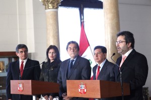 Presidente del Consejo de Ministros, Juan Jiménez, y dirigentes de Perú Posible, en conferencia de prensa, tras dialogar en Palacio de Gobierno. Foto: ANDINA/Prensa Presidencia.