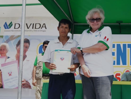 entrega-de-titulos-1-555x420
