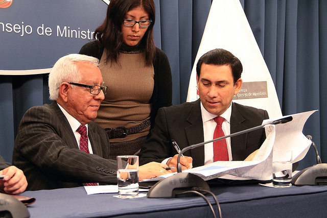 firma-de-convenio-entre-presidente-regional-de-lima-y-municipalidad-de-lima_z