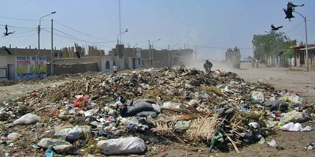 Fuerzas Armadas recogen basura en Chiclayo