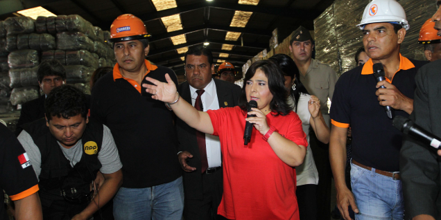 Jefa del Gabinete supervisó almacén general de INDECI en el Callao