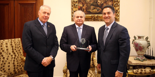 Jefe del Gabinete fue distinguido con el Premio Henri Nestlé
