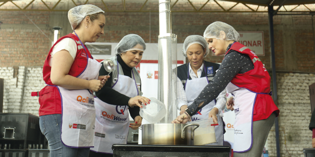 Mercedes Aráoz: Entrega de más de 11 mil cocinas mejoradas para cerca de 6 mil colegios forma parte de la Revolución Social